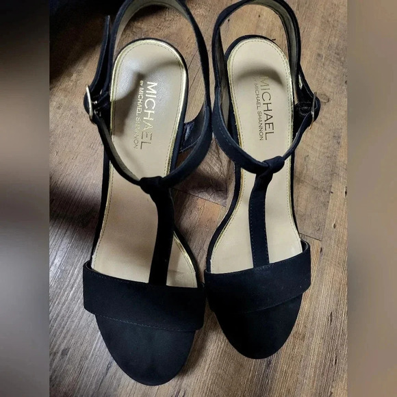 Michael by Michael Shannon T Strap Wedges - NWOT- Size 10 - Picture 7 of 7